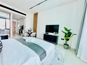 Serene Canalfront Studio Apt With Private Jacuzzi!