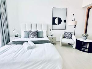 Serene Canalfront Studio Apt With Private Jacuzzi!