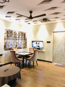 Sun and shine with Jacuzzi by VG