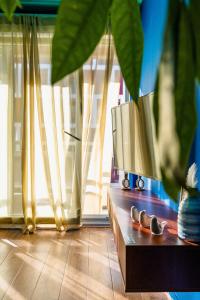 Appartements Luna - Cosy Appartement 48m2 - Place Parking Prive -Ascenseur - Position Centrale Gare - Pompidou - Nouvelle Ville - 2 a 4 Personnes : photos des chambres