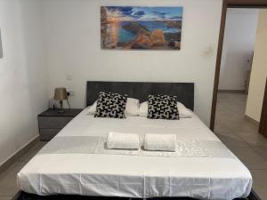 Central and Cozy Room