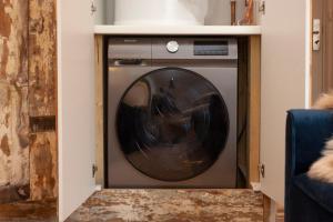 Luxury Aparthotel 350yds from Centre