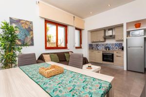 Giulias Apartment on the sea