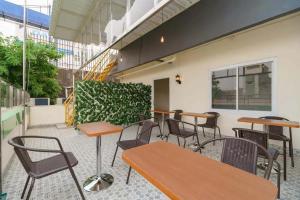 RedDoorz Plus near RS RK Charitas 2 Palembang