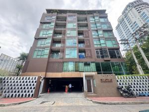 Central Living Ploenchit