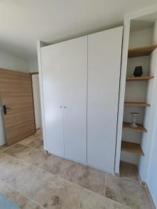 Villas Villa neuve avec piscine et vue panoramique : photos des chambres