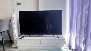 Cozy Spacious Condo Near Beach & Mall With Washing Machine & Smart TV #A09