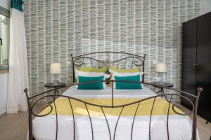 Angela Studios Apartments