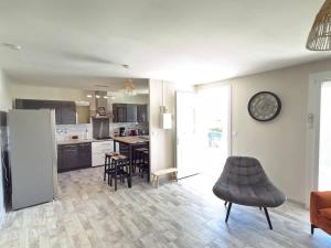 Maisons de vacances Oasis privee a Vendres piscine et confort moderne : photos des chambres