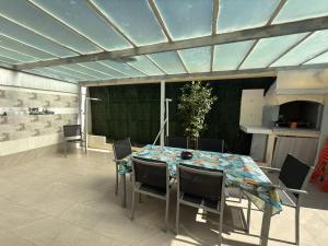 Maisons de vacances Oasis privee a Vendres piscine et confort moderne : photos des chambres