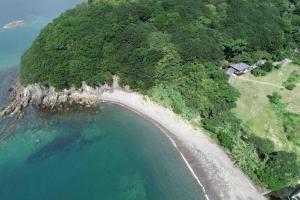 ビーチ付きのプライベートスペースで海水浴して焚き火やバーベキューが楽しめる1日1組貸切宿