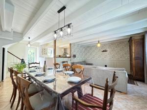 Maisons de vacances La Gambade - Wifi, Jardin, BBQ, 1500 m de la mer : photos des chambres