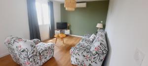 Appartements Le Balcon de Cournon, piscine, jardin, clim a 15 min de plages : photos des chambres