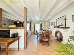 Maisons de vacances La Gambade - Wifi, Jardin, BBQ, 1500 m de la mer : photos des chambres