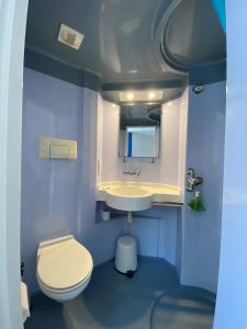 Hotels LES BAIGNEURS : Chambre Double avec Salle de Bains Privative