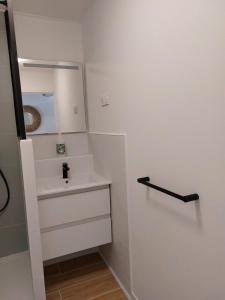 Appart avec loggia en front de mer et superbe vue