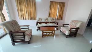 Yashwithaa Homestay Tirupati - New Hill View Apartments with Balcony, AC, WiFi, TV
