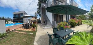 Apollo Plus Cottages