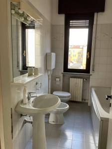 Three rooms and a large terrace