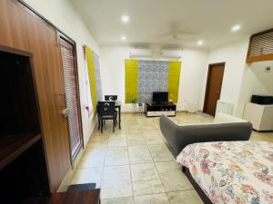 1 Bedroom Studio Banjara Rd 12