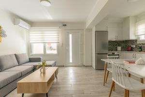 Luxury apartment in Chios 2