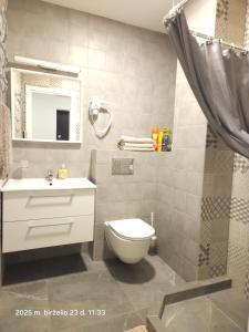 Happy Inn Sweet Old Town Studio, Self check in, Parking