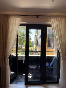 Renovated Charm - London Hideaway