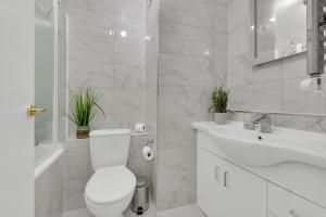 MySquare Mansion House Apartment Queens Quay