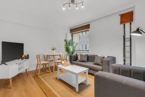 MySquare Mansion House Apartment Queens Quay