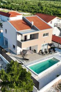 Villa Carmen-Heated pool- Near Zadar