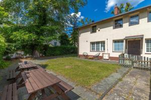 Villa Lana 6 bedrooms with Parking and Terrace near the Beach in Sopot by Noclegi Renters