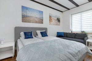 Villa Lana with Parking and Terrace near the Beach in Sopot by Noclegi Renters