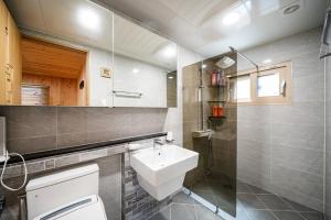 Cheongdo Peach Blossom Private Pension