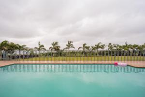 StayVista's Eva Villa - Lakeside Luxury with Modern Decor, Pool & Expansive Lawn - Near Sula - 4hvězdičkové hotely ve městě Nášik