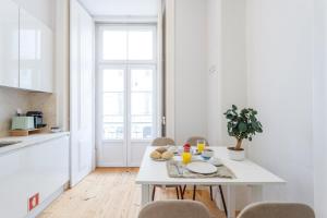 Bedrooms in Shared Apartment in Modern Accommodation in Downtown Lisbon