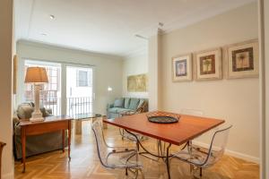 Rey Alfonso Apartamento con Garaje, 6 pax