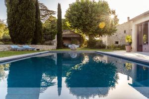 Maisons d'hotes MAS MILLESIME - Chambre double - petit dejeuner - piscine - Mas du XVIIIeme siecle proche Saint-Remy-de-Provence : photos des chambres