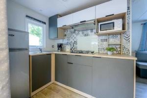 Campings Camping 4 etoiles - Piscine - eebifg : photos des chambres