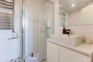 Superb Flat w Balcony and AC by LovelyStay