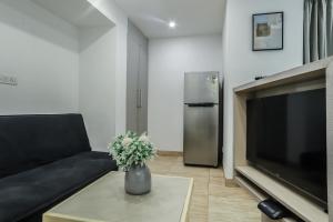 Red Rose Homestay - Rooms with Kitchenette