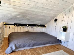 Charming 5 bed studio at Getterön