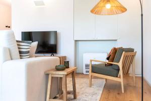 Scenic River-View T1 by Lisbeyond