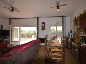 Casa vintage con piscina, WiFi y jardín en zona tranquila de Sant Pere Pescador - ES-89-120