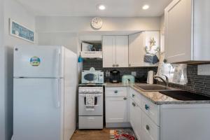 5600 Seaview Ave, Unit 34