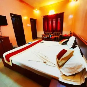 Hotel Diamond Glory Private Limited