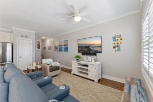 Residence 304S At The Sandcastle Condominiums