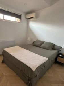 Duplex avec grande terrasse vieux port parking gratuit