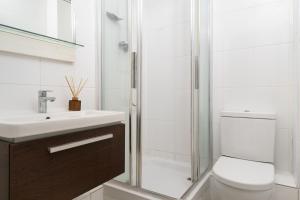 Modern 3BR - Flat Sleeps 8 - Walk to Liverpool St