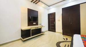 Hotel GreySky Residency