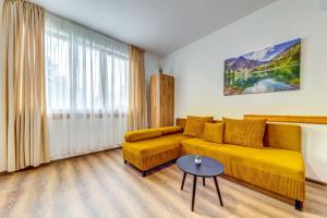 Villa Kometa - 1BD Apt with Balcony & Forest View by Flat Manager